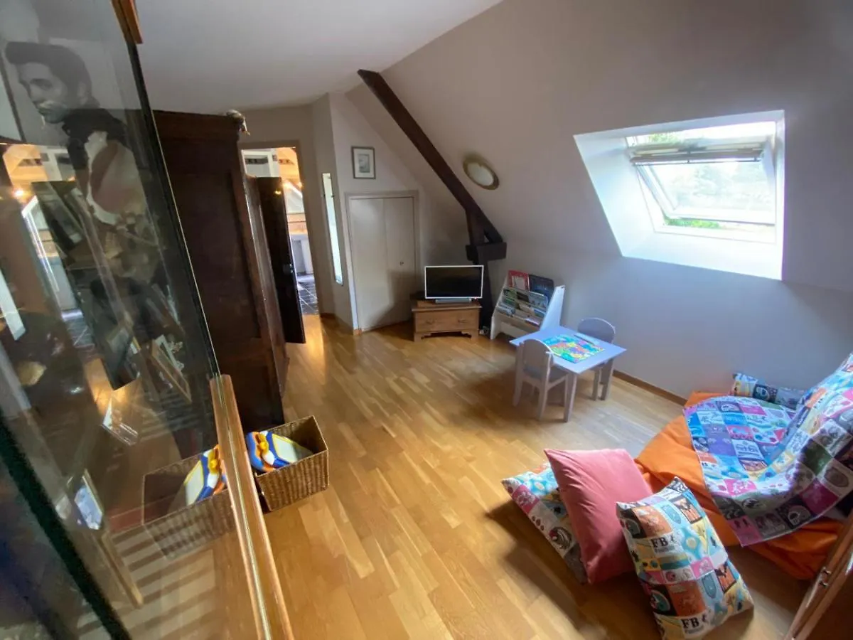 Villa Valentine Saint-Coulomb Bed & Breakfast